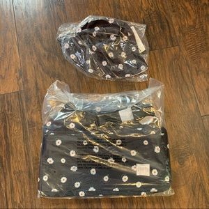NIP Alice & Olivia bucket hat & duffel bag
